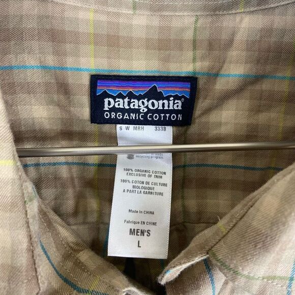 Patagonia Button-Down Shirt Mens Large 100% Organic Cotton Plaid Retro Khaki - Picture 2 of 6